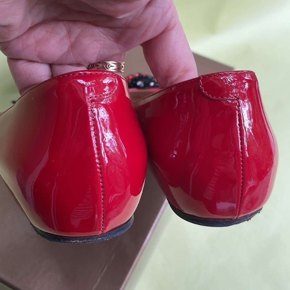 Dark red Gucci patent leather flats with sparkly ladybug 🐞 in the box - Picture 11 of 15
